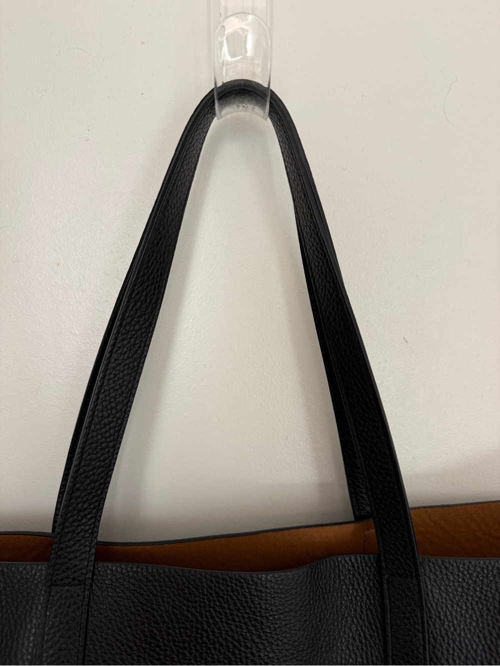 Cuyana pebbled leather tote - Picture 4 of 15